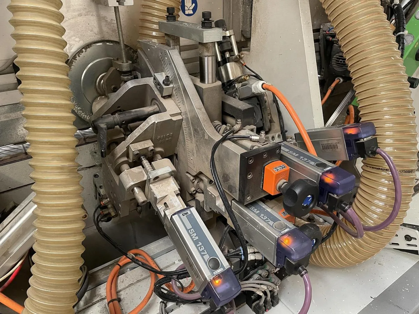 bordatrice BIESSE AKRON 850 - 5
