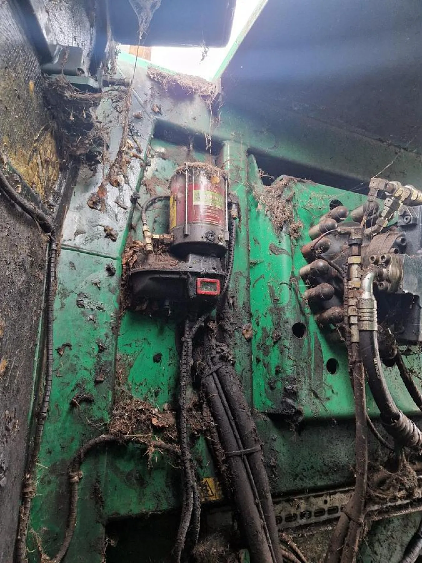 2008 Komptech Crambo 3400 E Electric Twin-shaft Slow-speed Static Shredder - 7