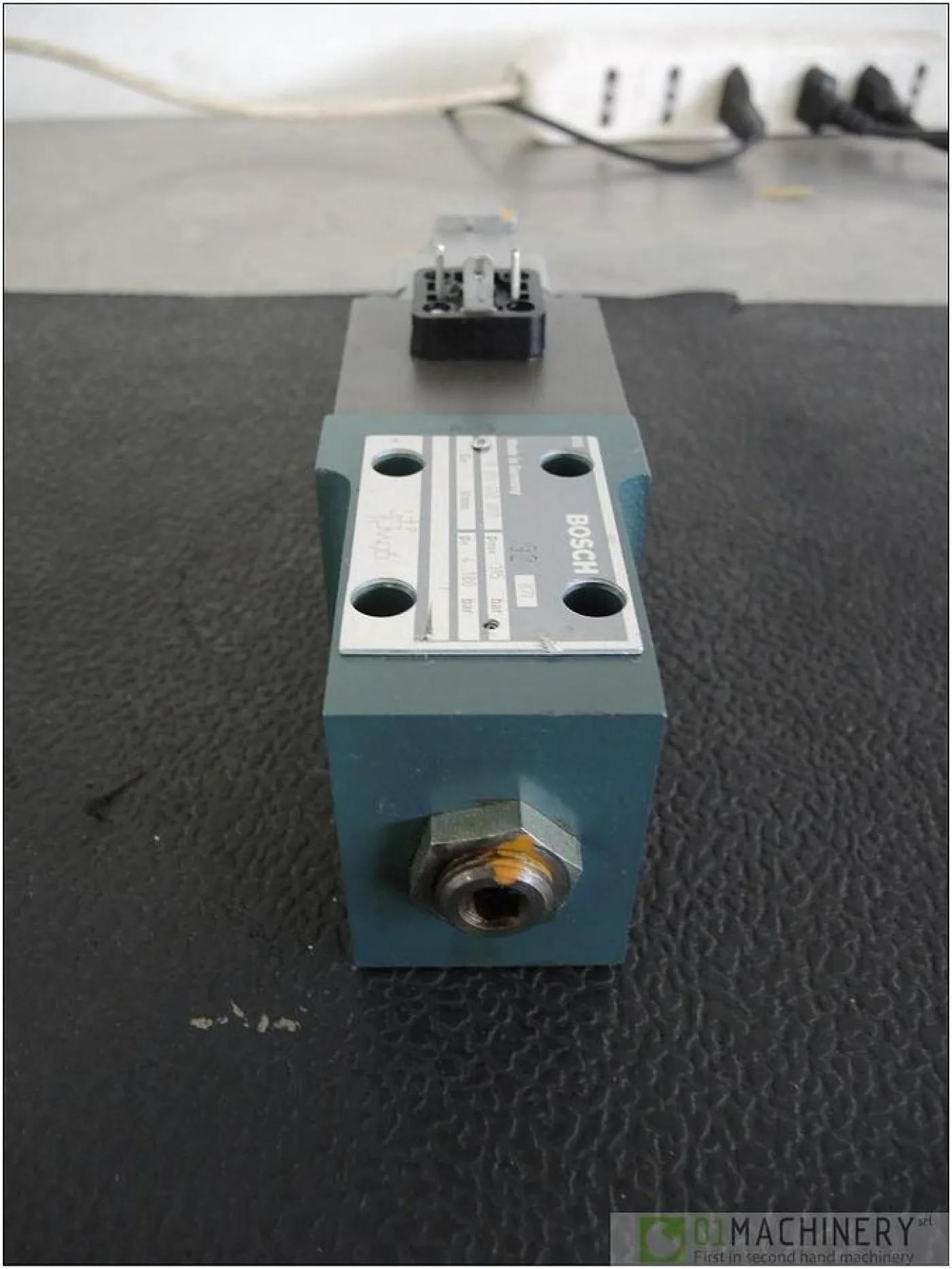 2000 BOSCH 0811402003 AI2234 - 5