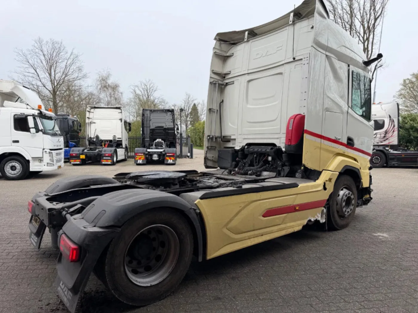 DAF XF 450 4X2 Standairco Driveable damage! - 4