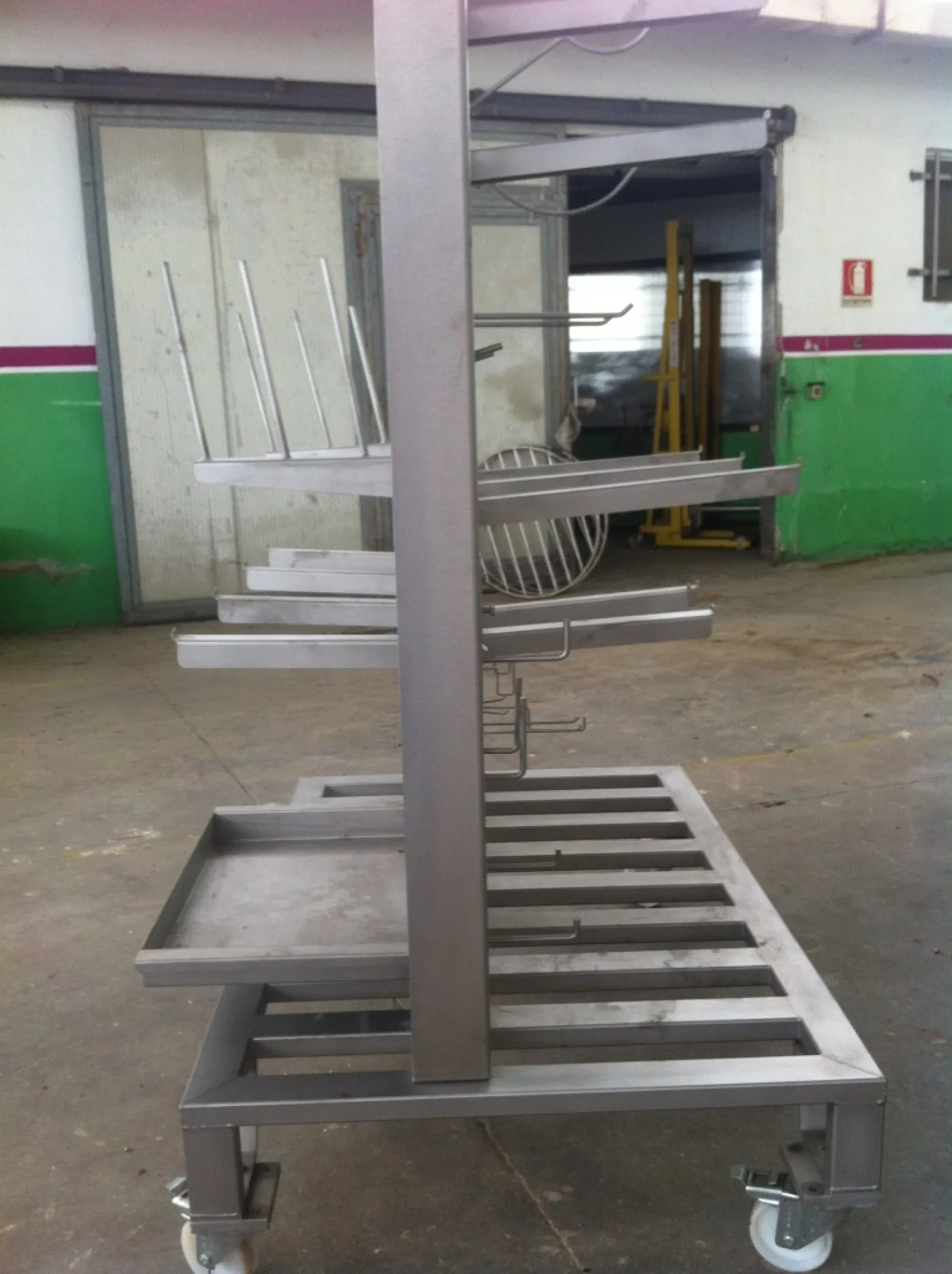 CARRELLO PORTAUTENSILI IN ACCIAIO INOX - 6