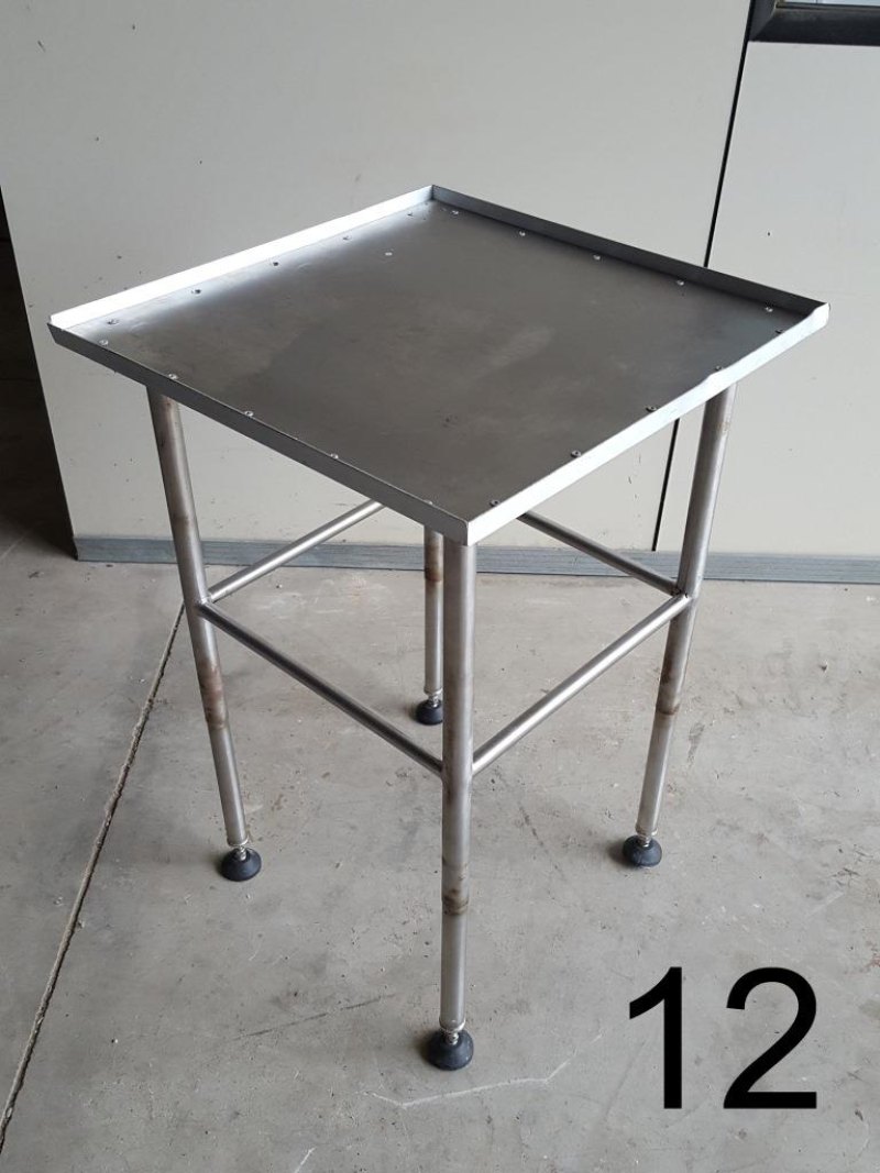 * TAVOLI TAVOLINI E CARRELLI IN ACCIAIO INOX