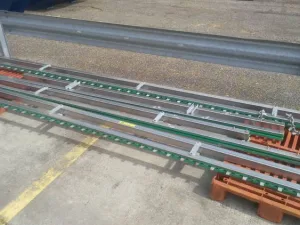 Hook return conveyor
