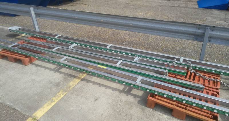 Hook return conveyor