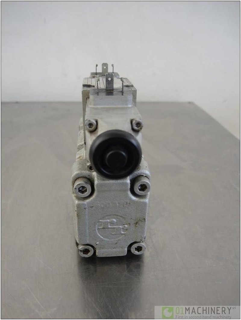 1990 REXROTH 4WE6J52/A-G24NZ4 B12 AI1749