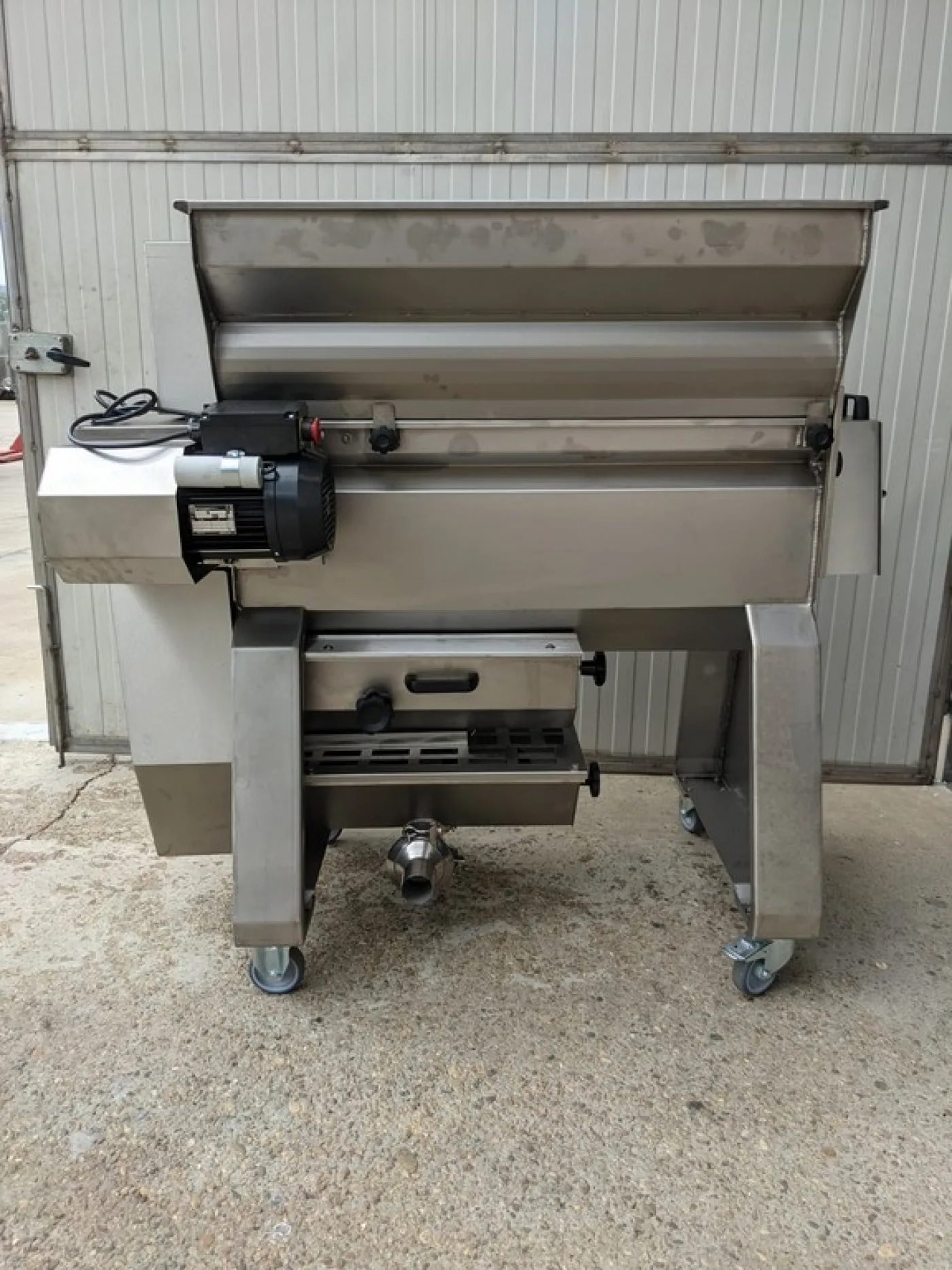 DESTEMMER-CRUSHER HORIZONTAL SEMI-CENTRIFUGE MODEL “JOLLY 40 MV” WITHOUT PUMP NEW MACHINE - 1