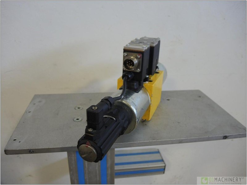 2000 REXROTH 4WREE10E75-22 AI1876