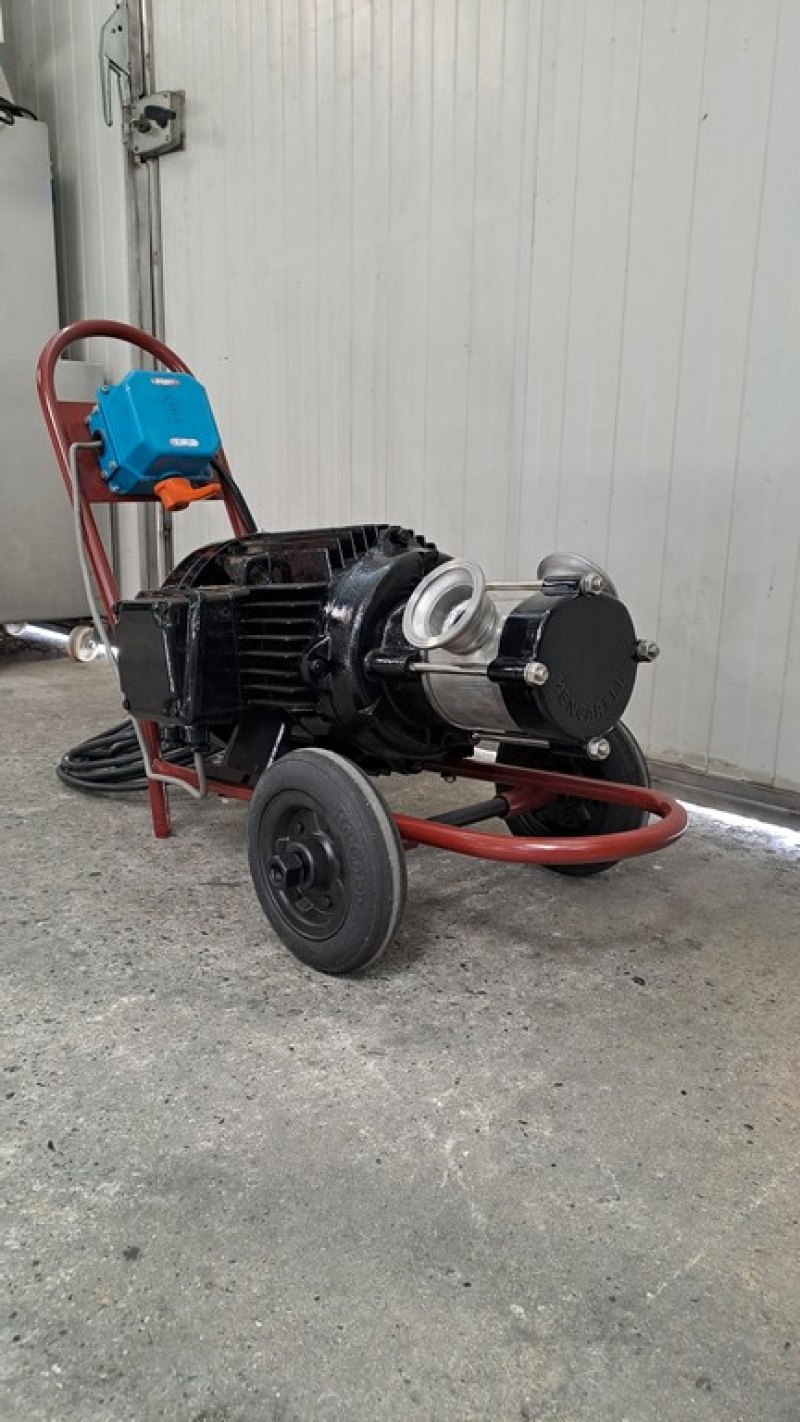 MENCARELLI PUMP MODEL G120 WITH FOOD NEOPRENE IMPELLER, STAINLESS STEEL BODY PUMP, SECOND-HAND MACHINE