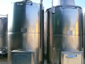STAINLESS STEEL TANKS CAPACITY LITERS 2500 PNEUMATIC FLOATING LID CONICAL BOTTOM, INSULATED NEW EQUIPMENT