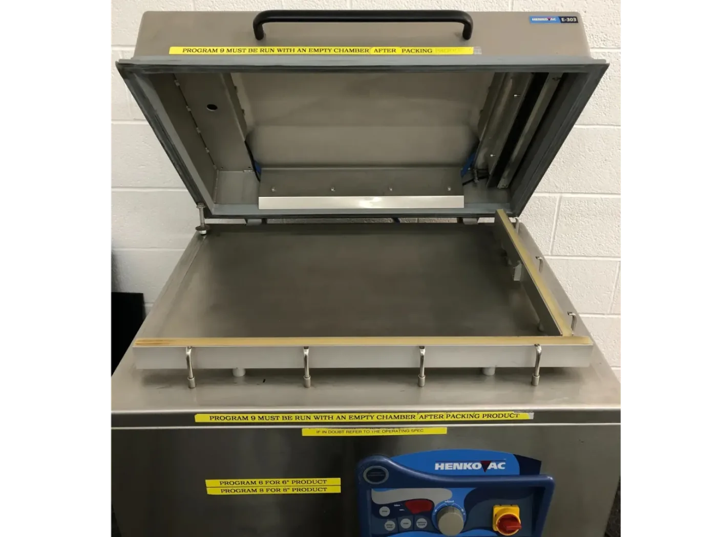 Henkovac E-303 KL Vacuum Machine - 4