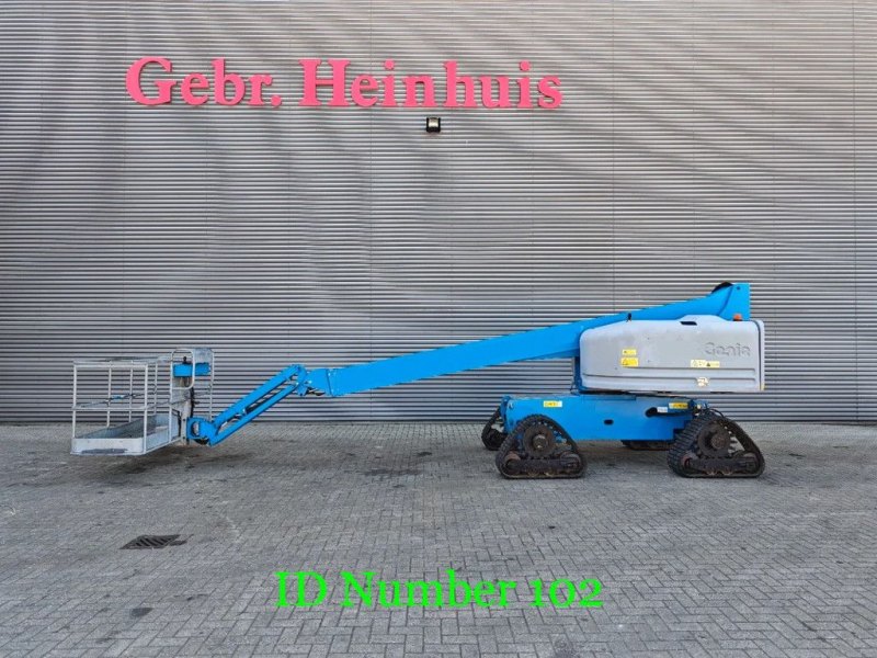 Genie S-45 Trax 4x4