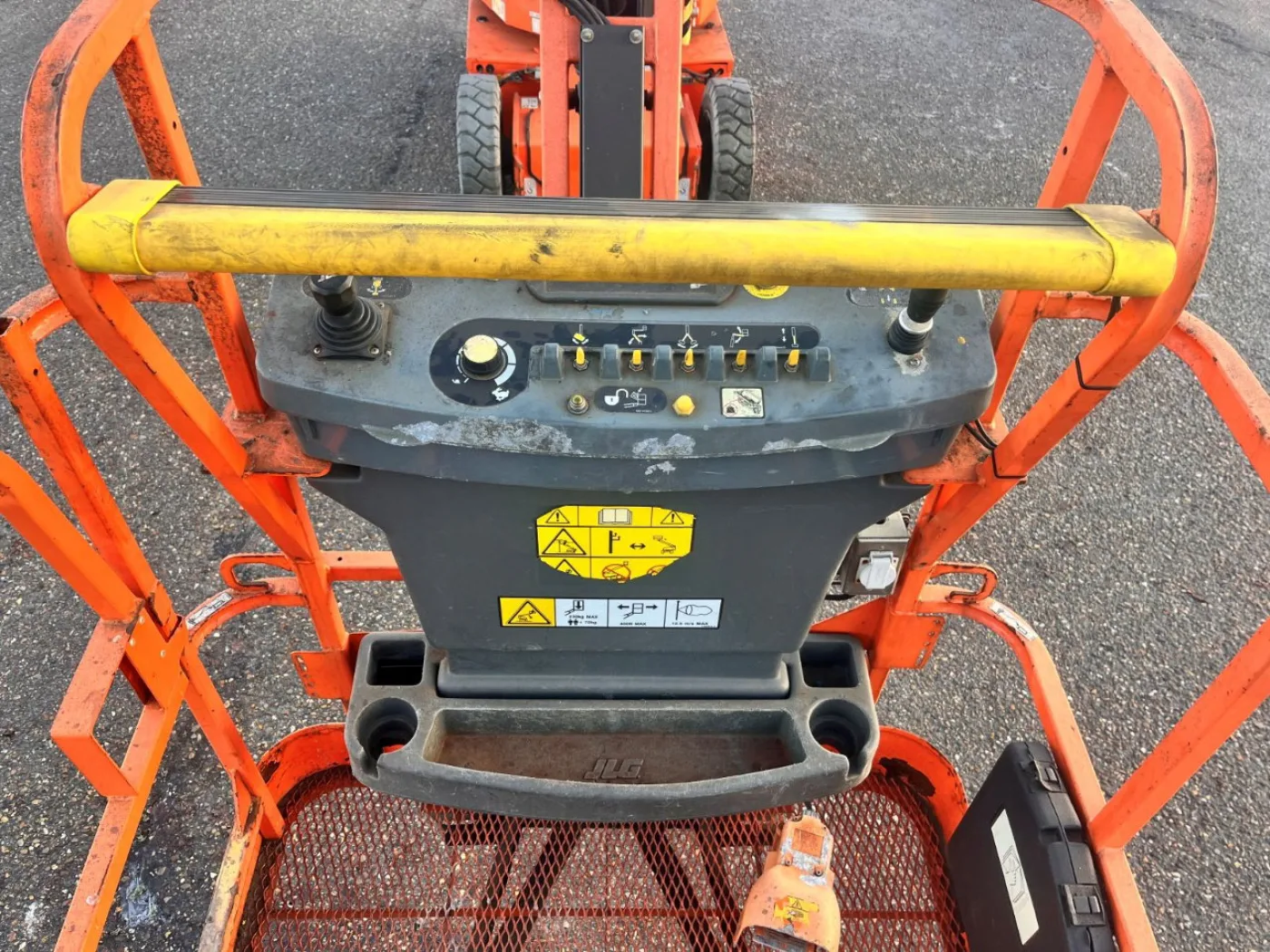JLG E300AJP - 8