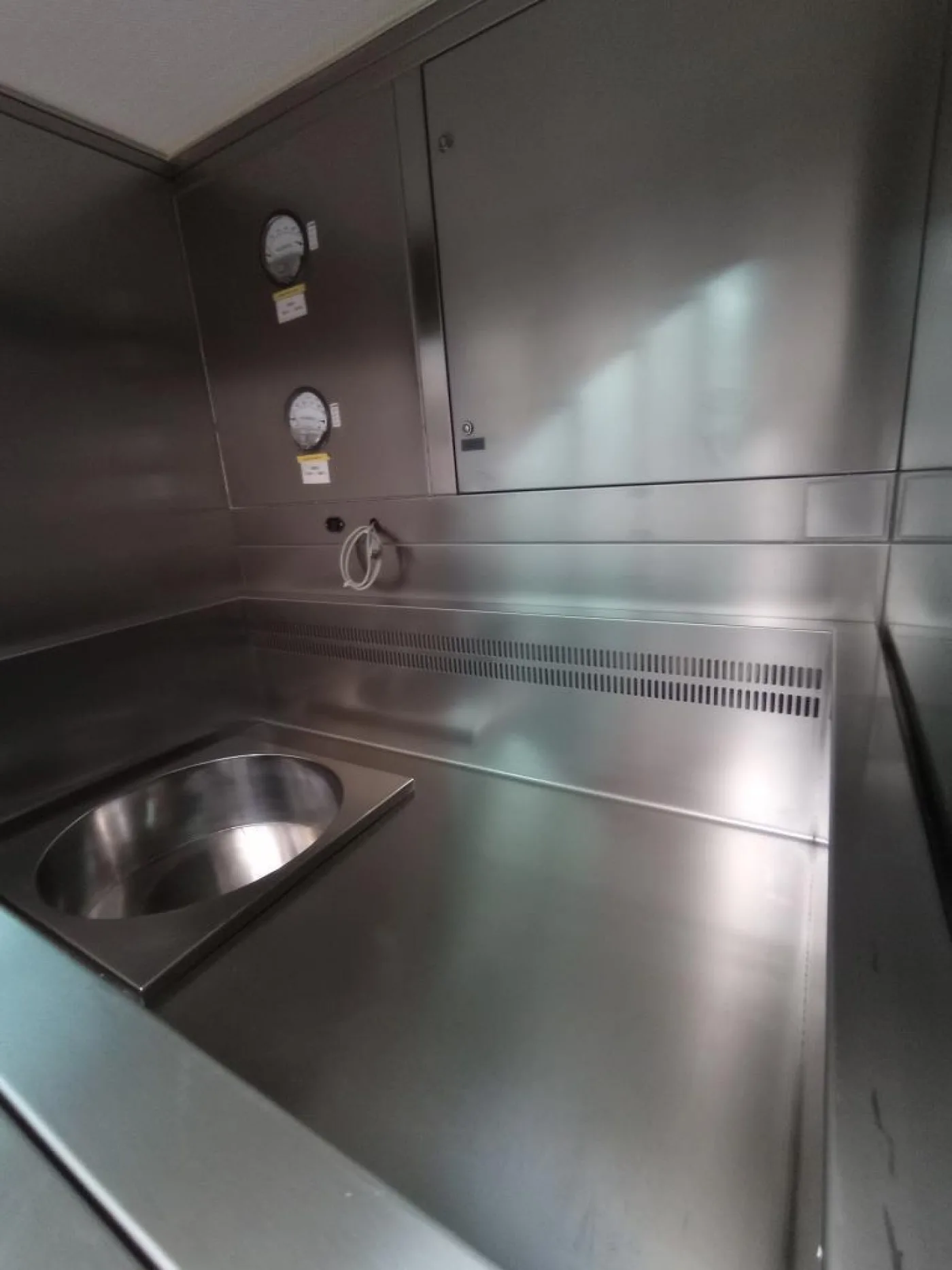 CAPPA DI SICUREZZA BIOLOGICA – STERIL – MOD. DISPENSING - 7