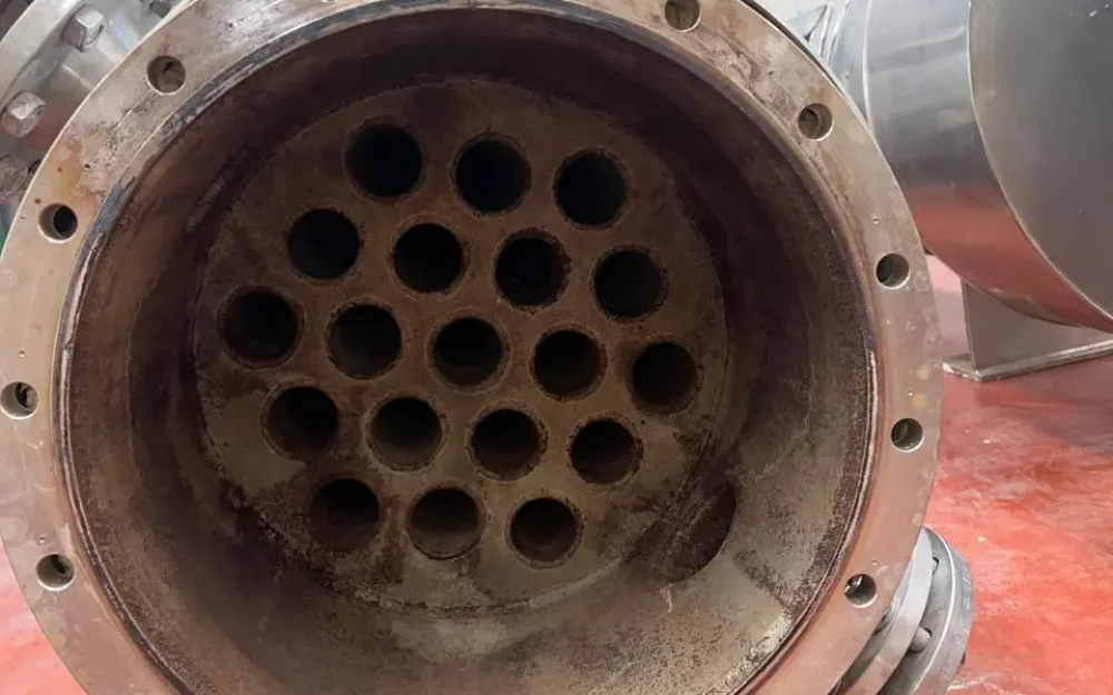 USED VERTICAL STAINLESS STEEL CONDENSER 8 M2 HEAT INSULATED
