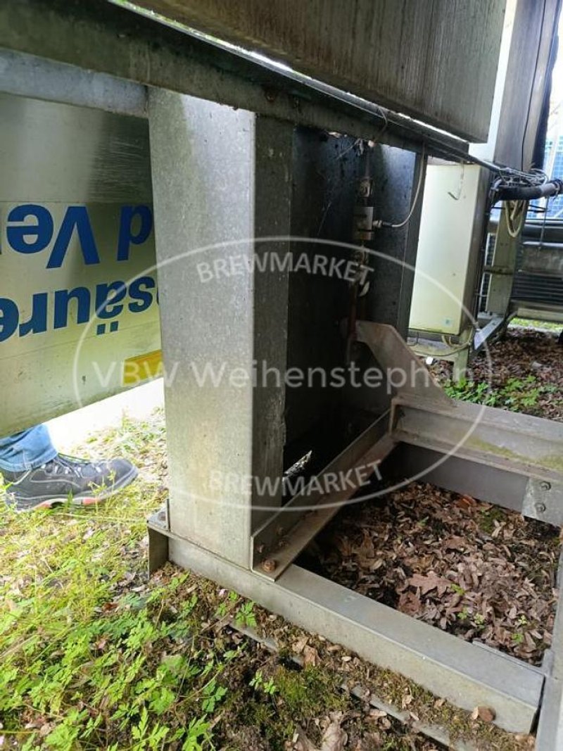 CO2 storage tank