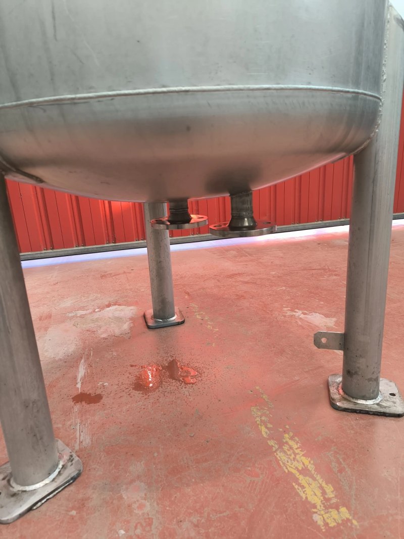 STAINLESS STEEL REACTOR 500 LITERS WITH USED SHIRT