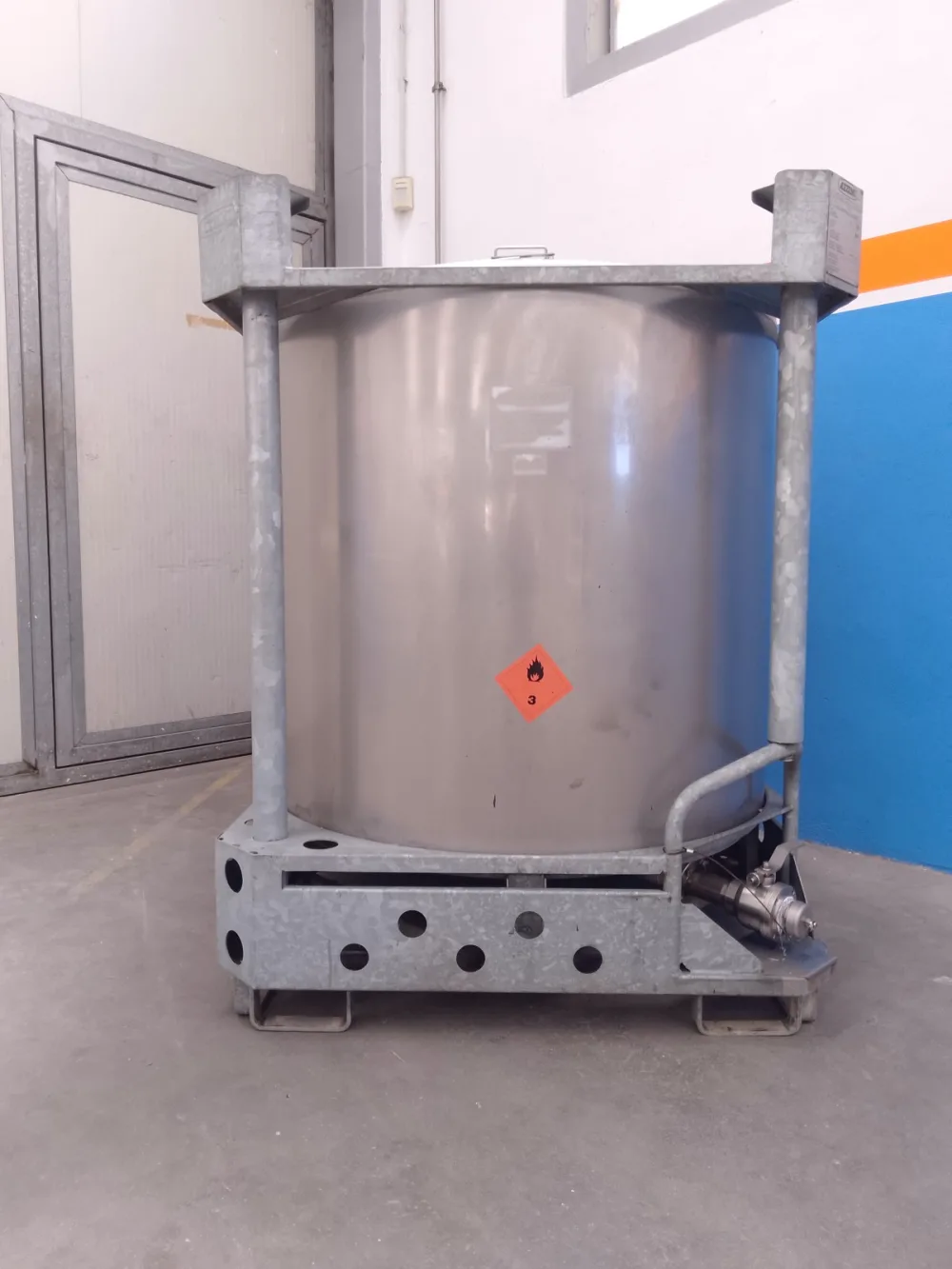 SERBATOIO CON PALLET – AZZINI – MOD. 1000 LT