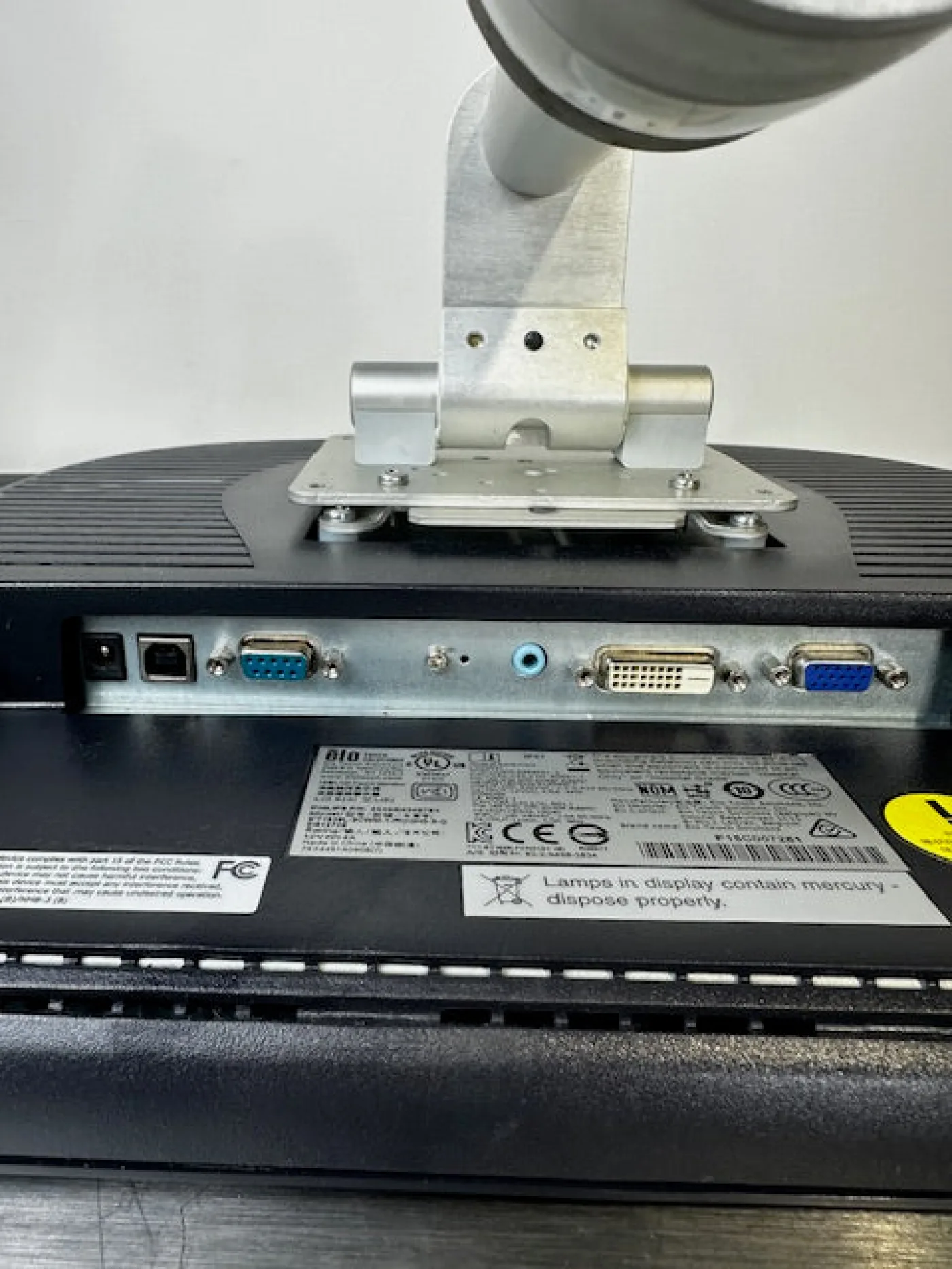 Elo ET1928L-8CWM-1 LCD-Touch-Sreen-Monitor (Optische Mängel) - 2