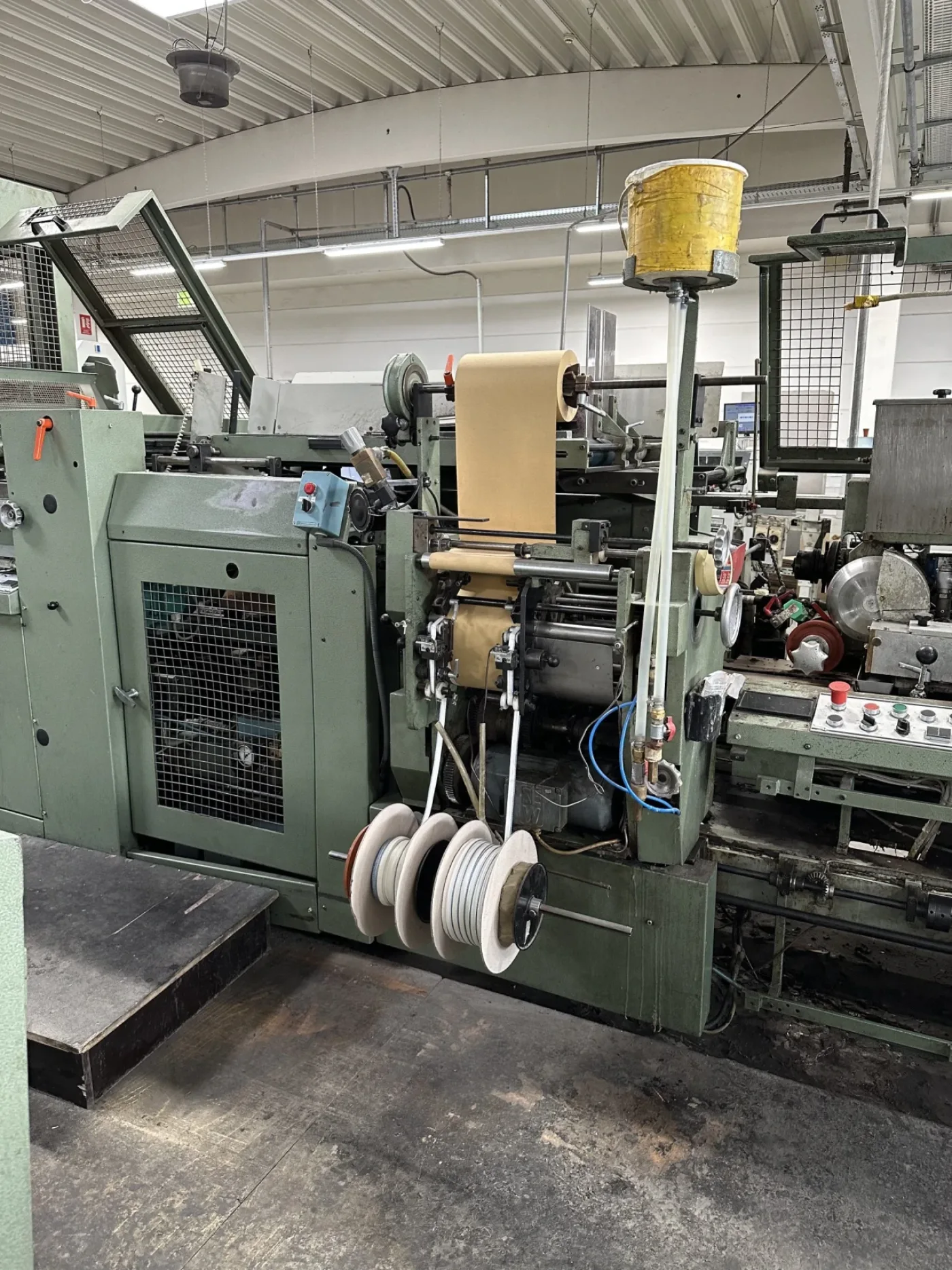 Kolbus BF 524 with FE 603 compact flow line - 2