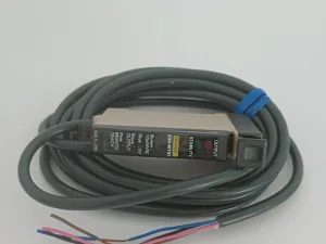 Omron Fotoelektrischer Schalter E3X-NT51