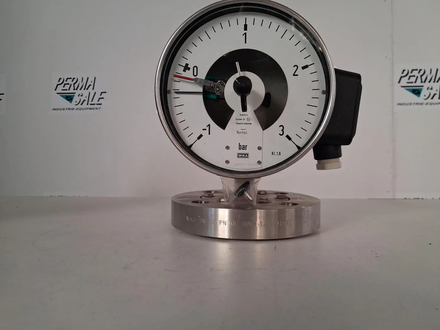 WIKA 452.50.160 Kontaktmanometer mit Grenzwertschalter - 2