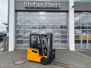 Jungheinrich EFG 215 / Triplex: 4.25m! / SS / 4.168h / 2024