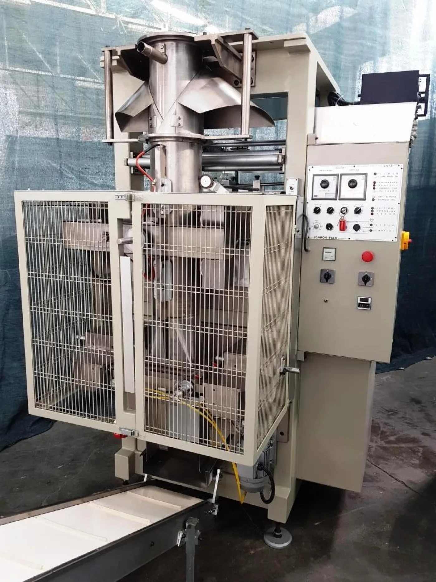 LINEA DI CONFEZIONAMENTO VERTICALE BUSTE SOTTOVUOTO – LONDON PACK / ICA – MOD. CV3 / PV3 - 4