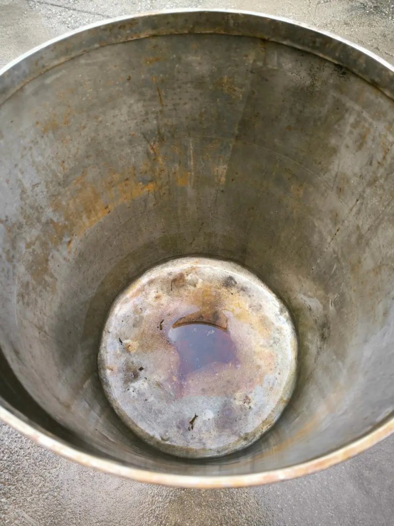220 LITER STAINLESS STEEL TANK WITH WHEELS
