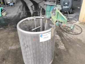 160 LITRE 316 STAINLESS STEEL TANK WITH AGITATOR
