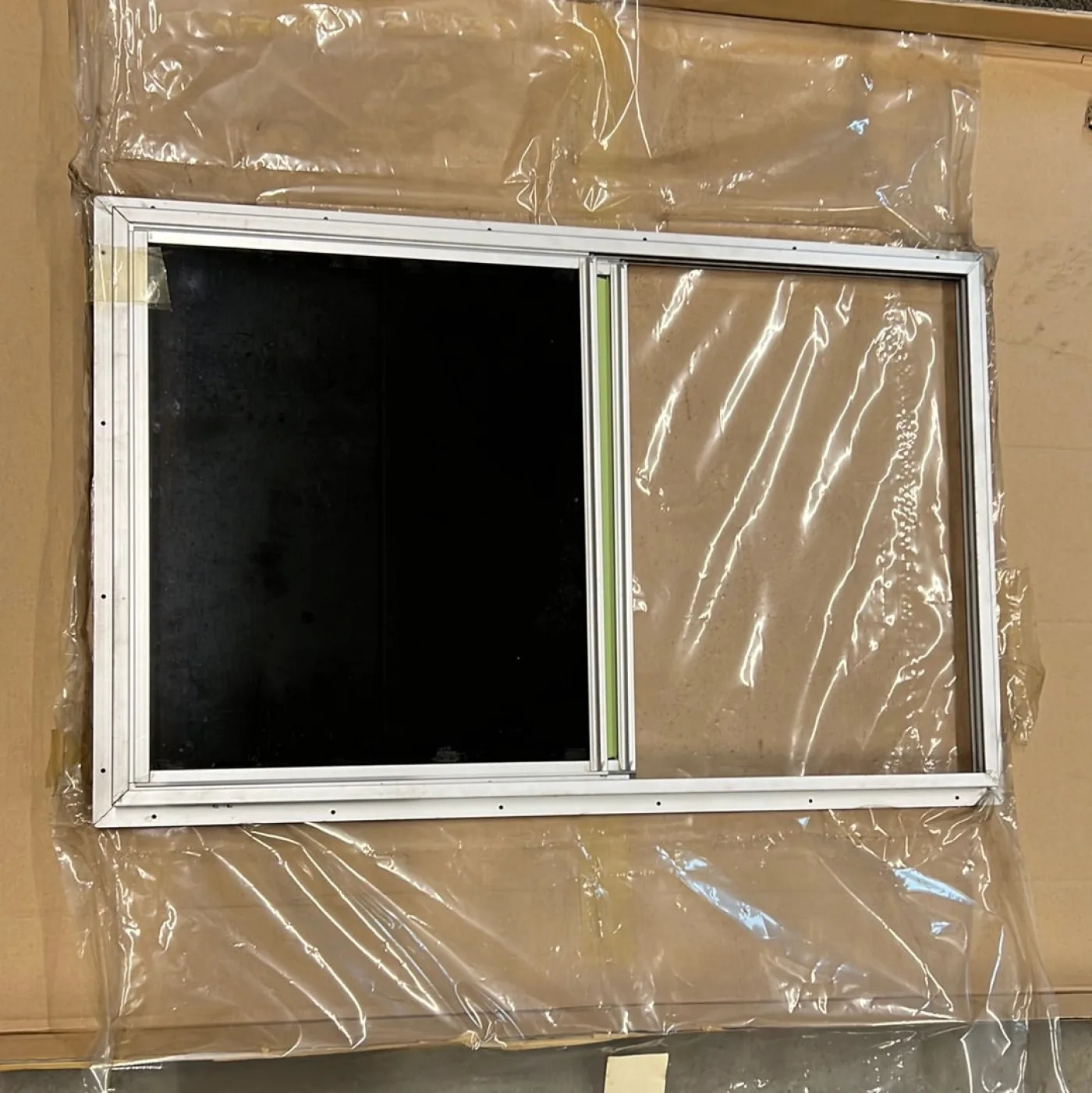 Schuifruit Land Rover 101 (blackout panel) - 1