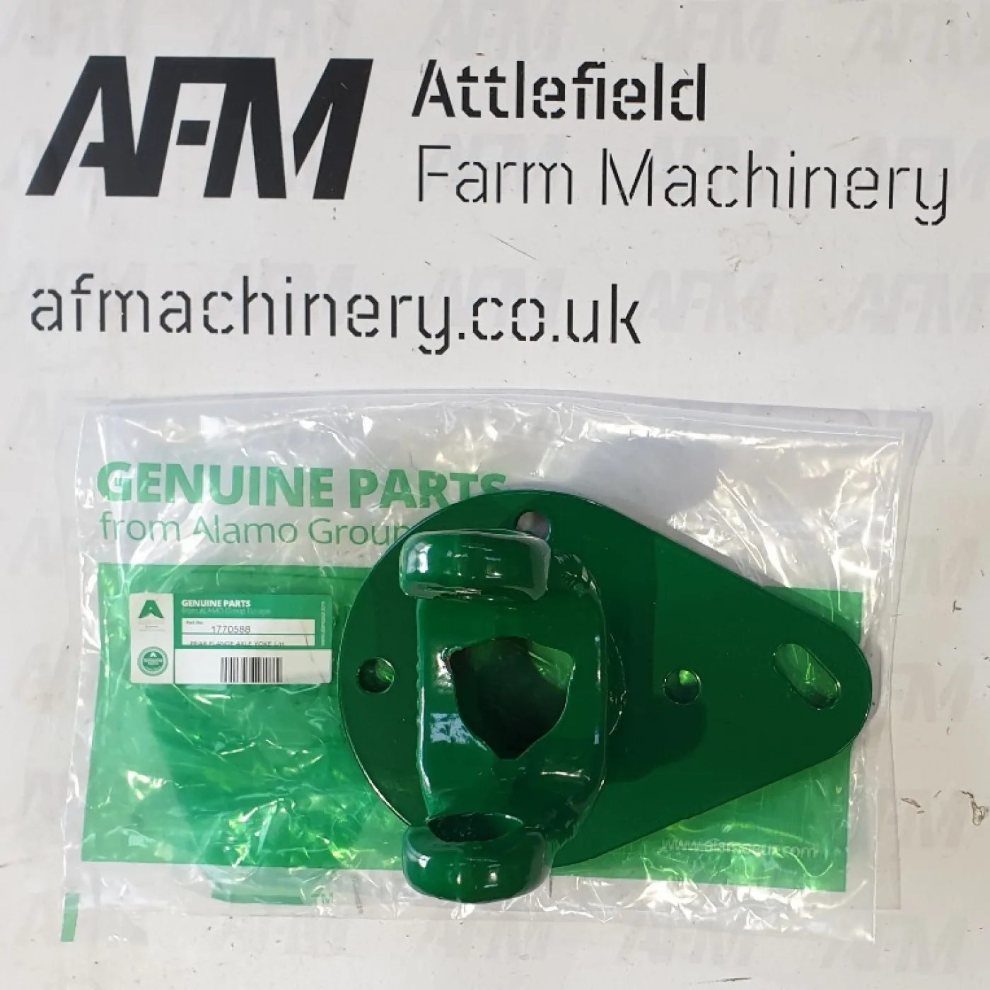 Spearhead Pear Flange Axle Yoke - 1770588 - 1