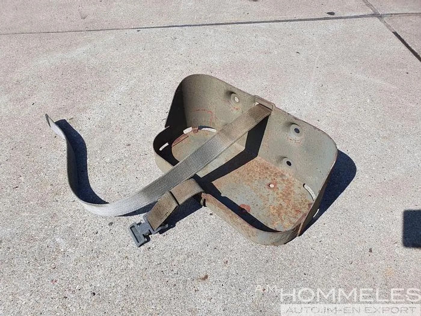 Jerrycan holder - 1