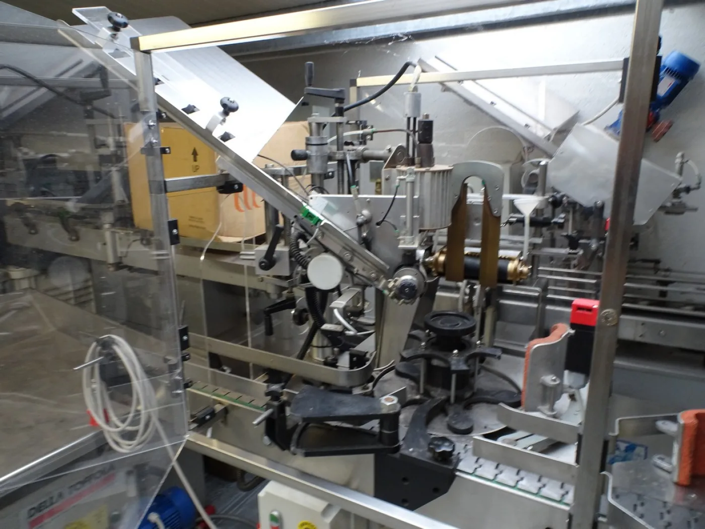 GLUE LABELING MACHINE ENOS MODEL 1200 WITH SAFETY GUARDS SECOND-HAND MACHINE - 6