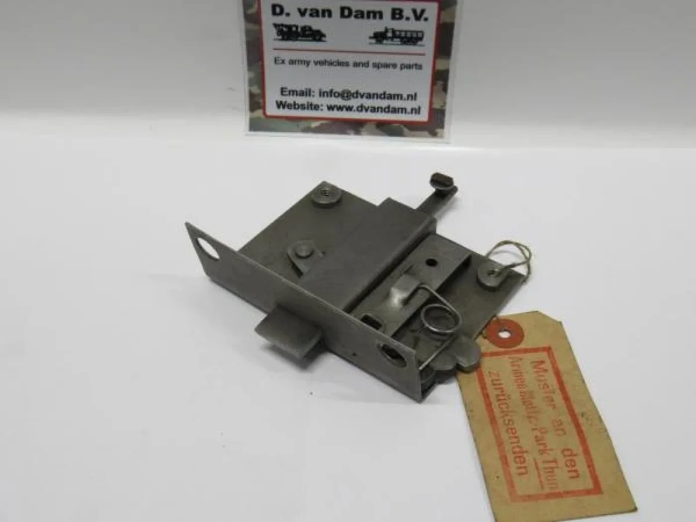 Deurslot links (closed cab) - 1