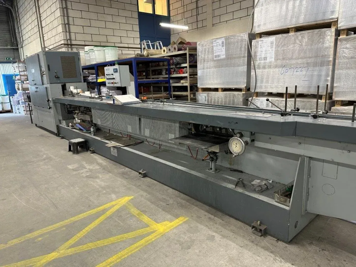 Sigloch SB 6000 bookback gluing and lining machine - 2