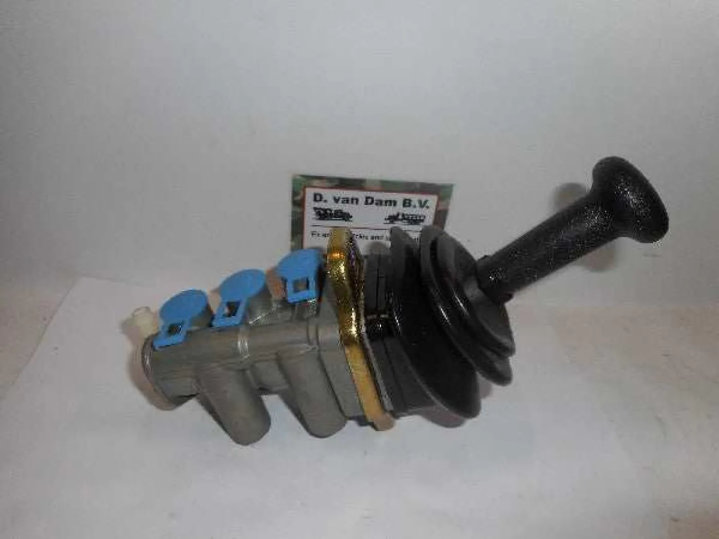 Handremventiel ( brake valve ) - 1