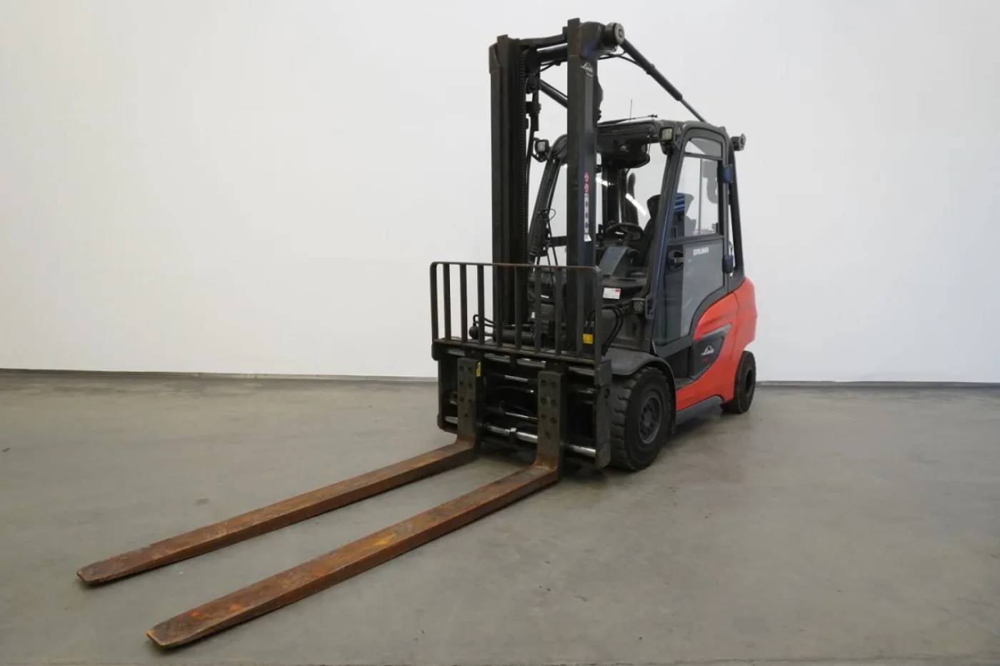 Frontstapler Linde H 35 T 1202 (2023) - 1