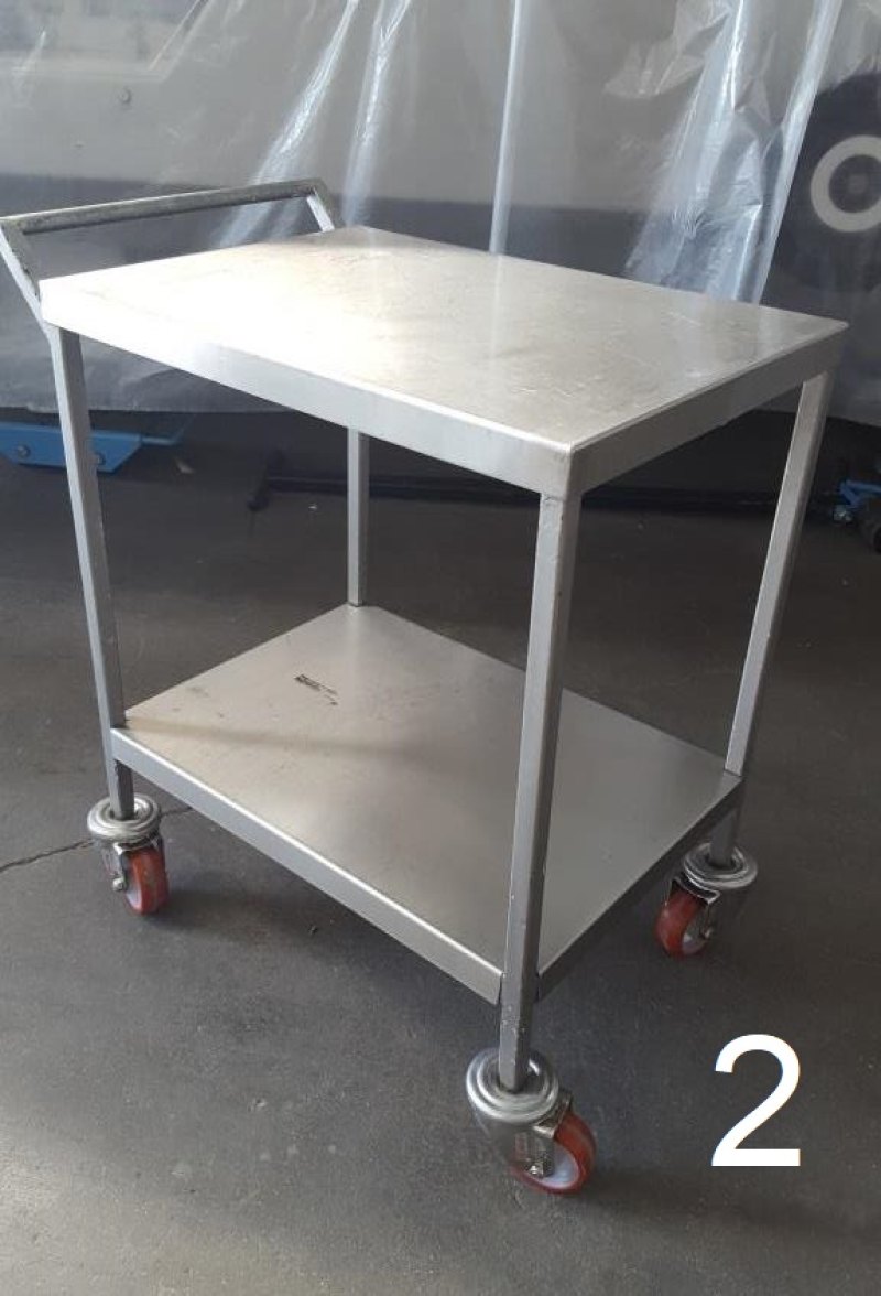 CARRELLI IN ACCIAIO INOX