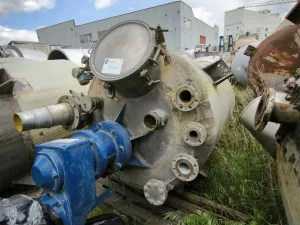 IRON DILUTOR REACTOR 3,600 LITERS WITH AGITATION