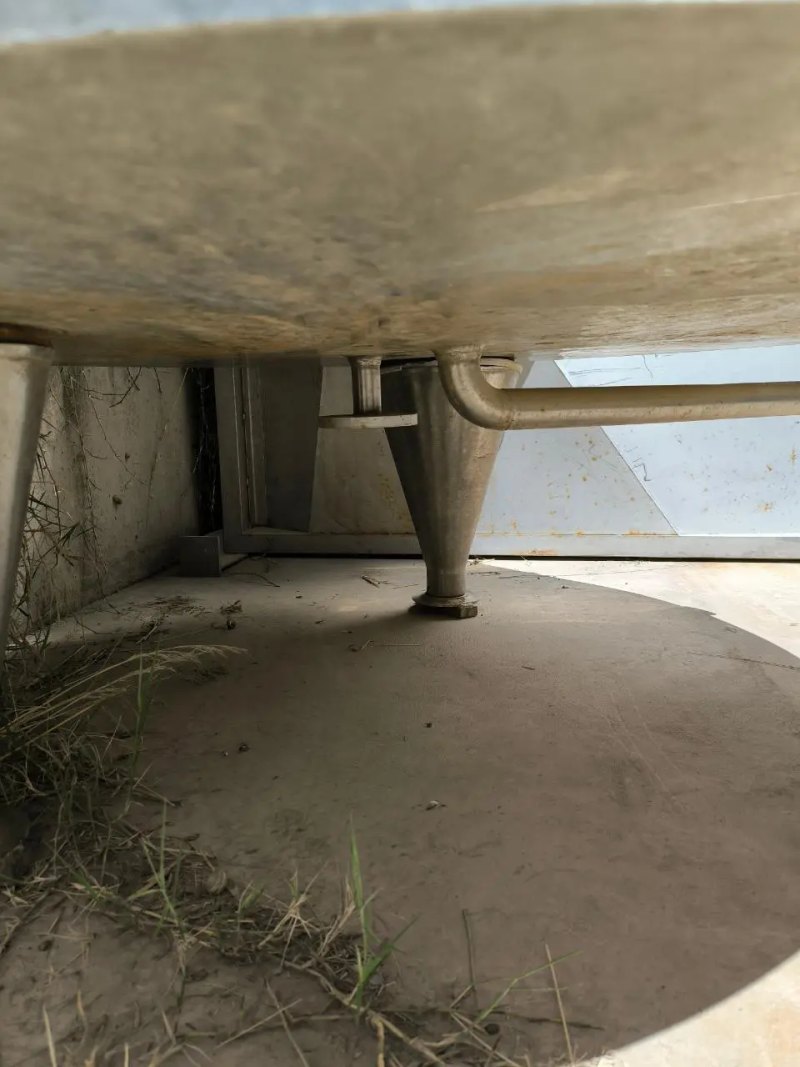 STAINLESS STEEL TANK 3,750 LITERS WITH HALF CASE AND AIRTIGHT HEAT INSULATION