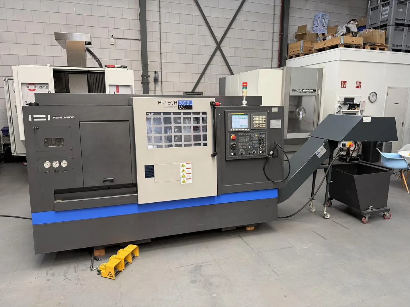HWACHEON HI-TECH 200BL MC - 1