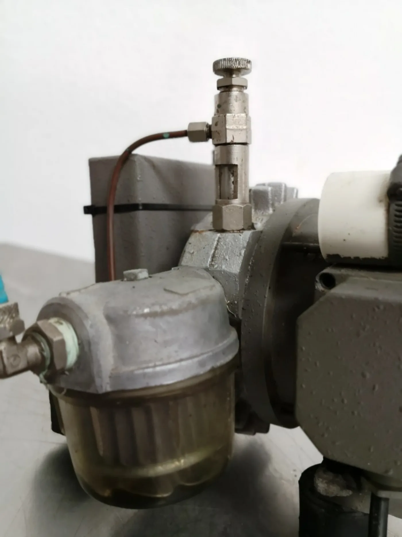 POMPA DA VUOTO – VACUUM PUMP – Mod. RV - 6