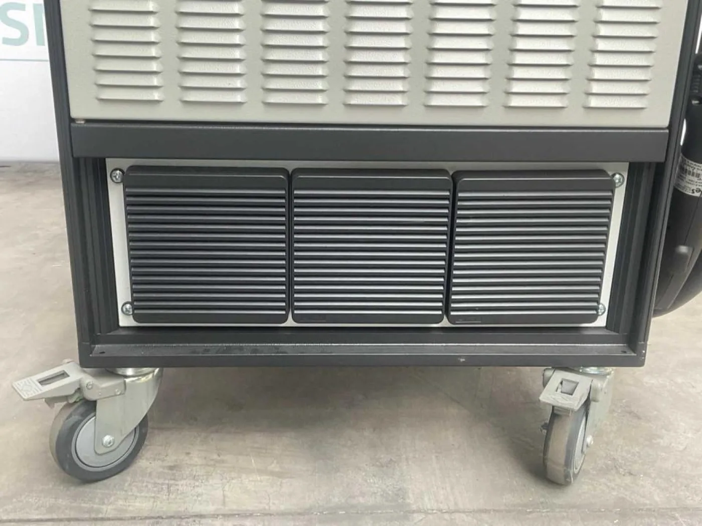 2005 IES Battery charger - 6