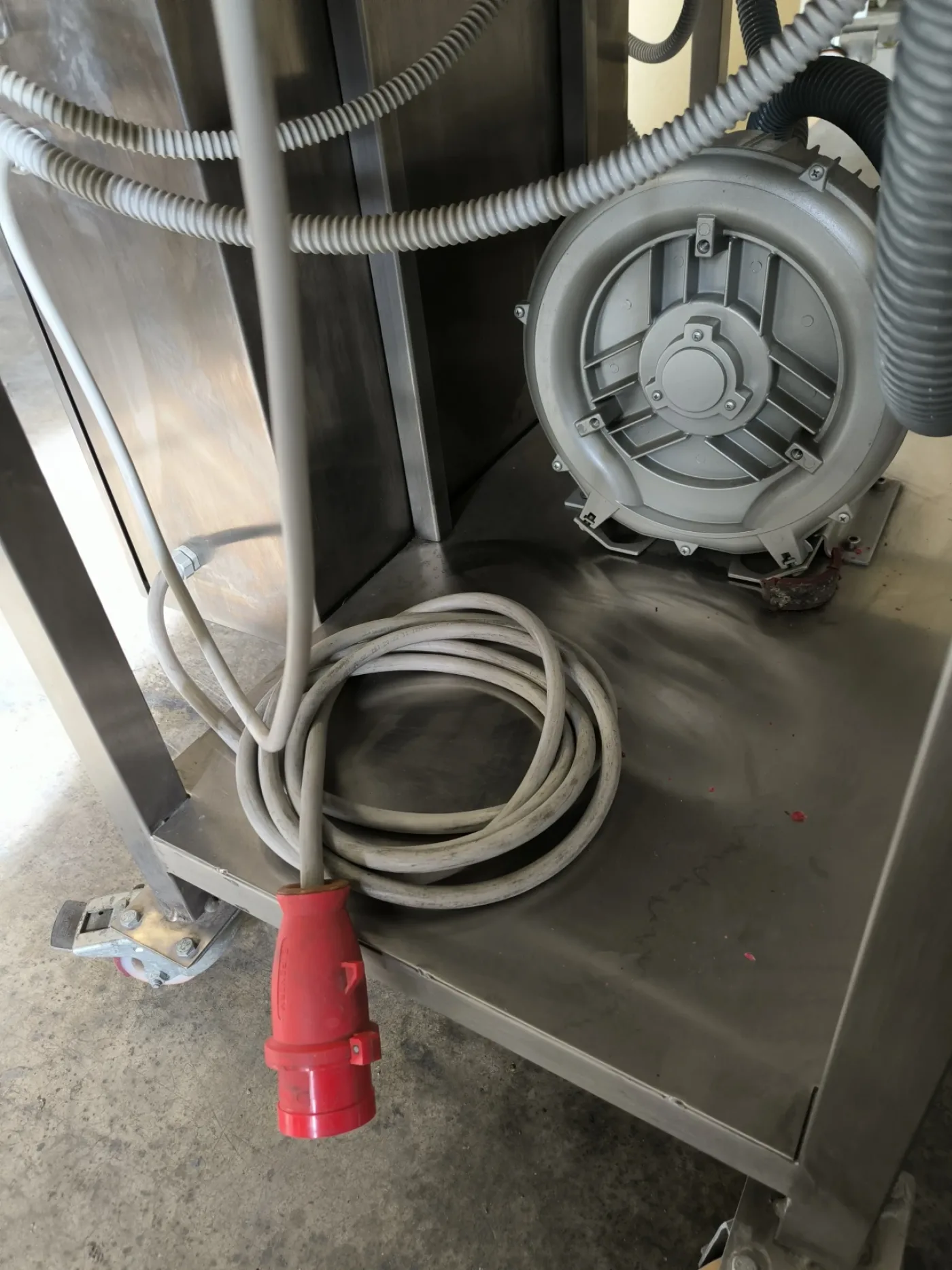 SLEEVE LABELING MACHINE FILLING CLOSING LABELLING TI/120 - 2