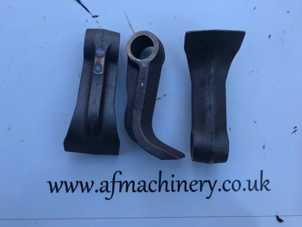 Spearhead hedge cutter Comp C Flail 7390276 Single edge flail.