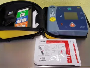 Philips FR-2 (gelb) Defibrillator (AED)