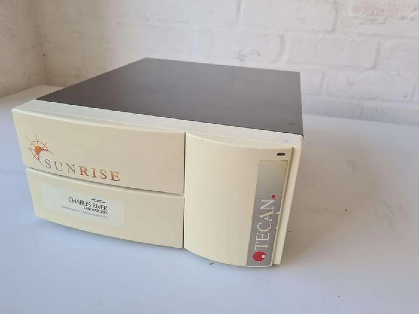 Tecan Sunrise Microplate Reader - 4