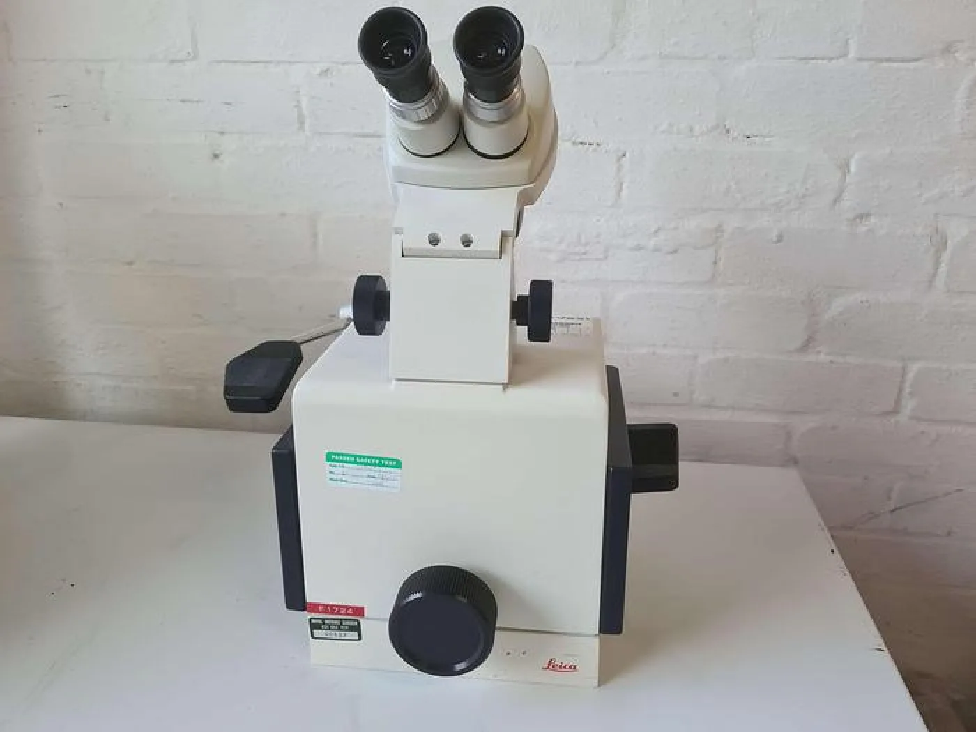 Leica Reichart Ultratrim Microtome - 2