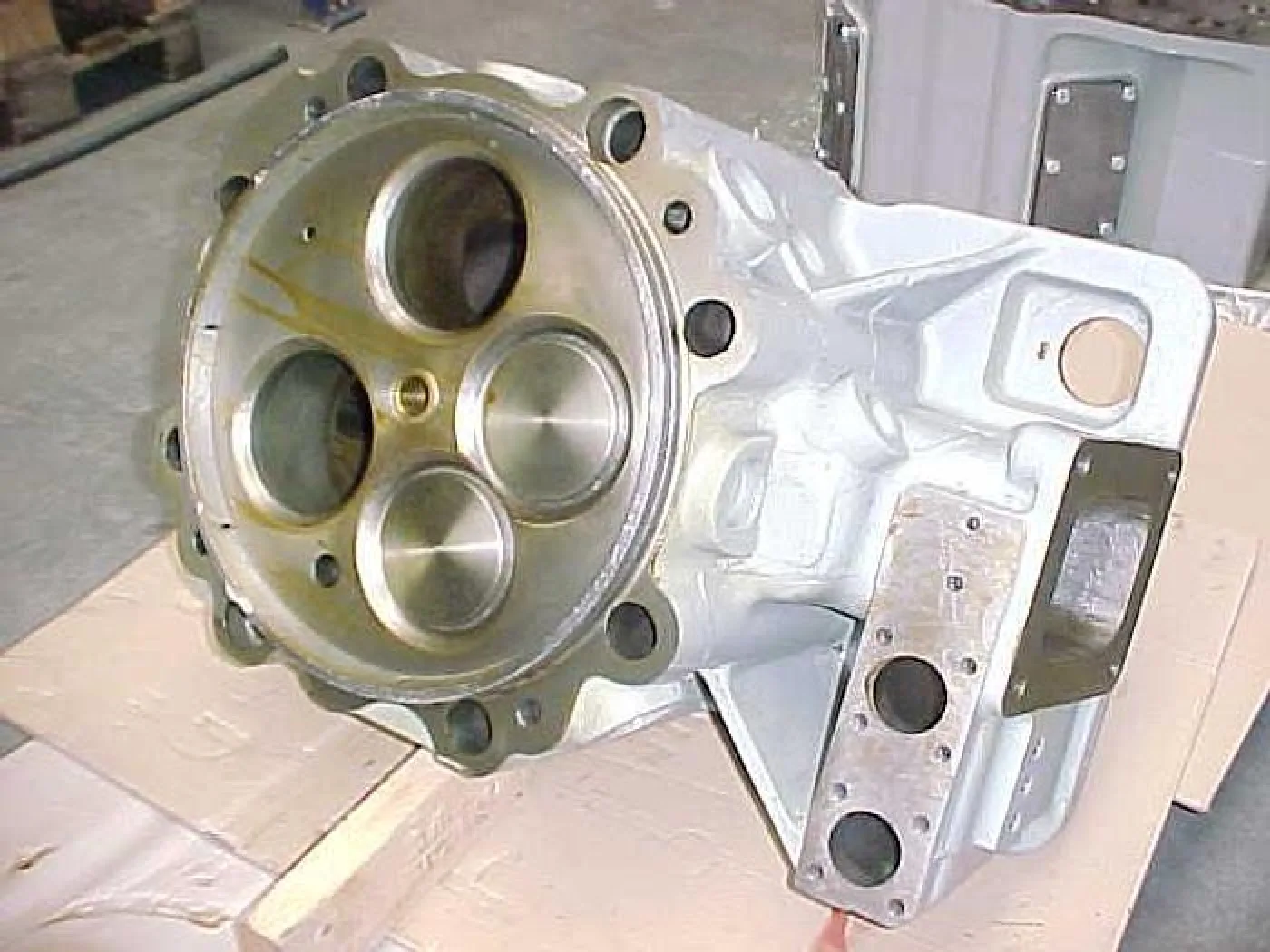 CYLINDER HEADS MWM TBD 510-L6 / L8 - 3