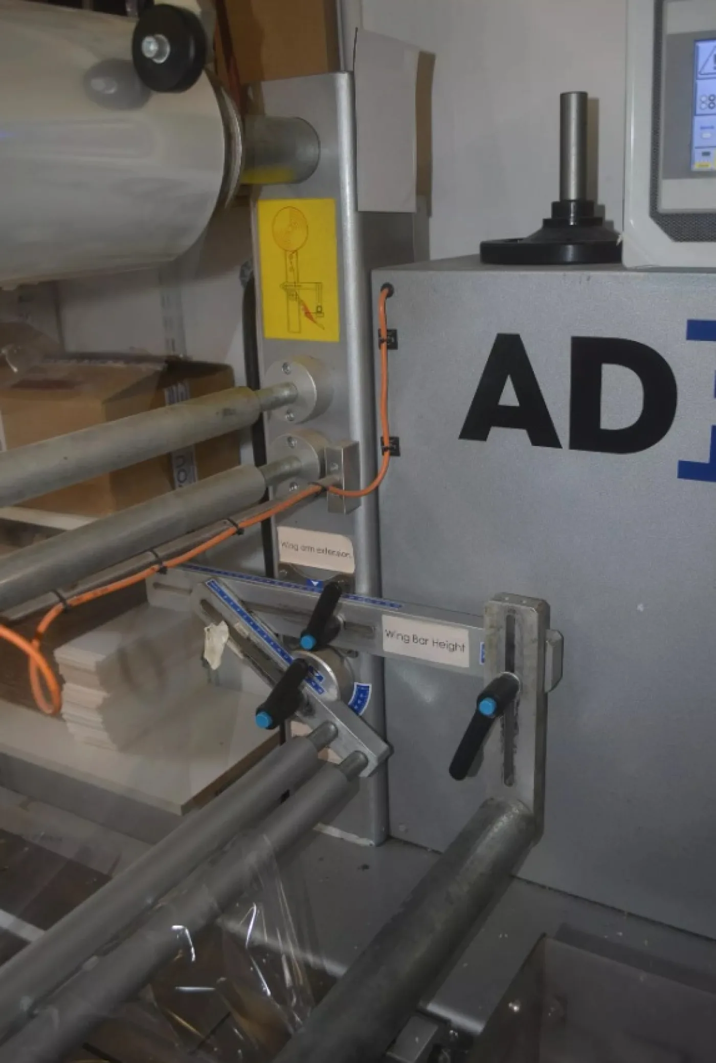 AdPak Delfin 500 Flow Wrapper - 4